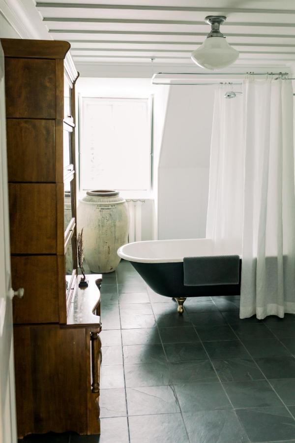 Le Vieux Presbytere Saint-Vallier Bagian luar foto